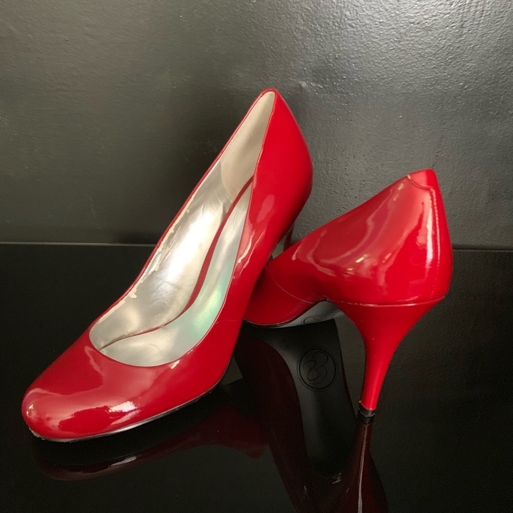 Jessica Simpson red pumps